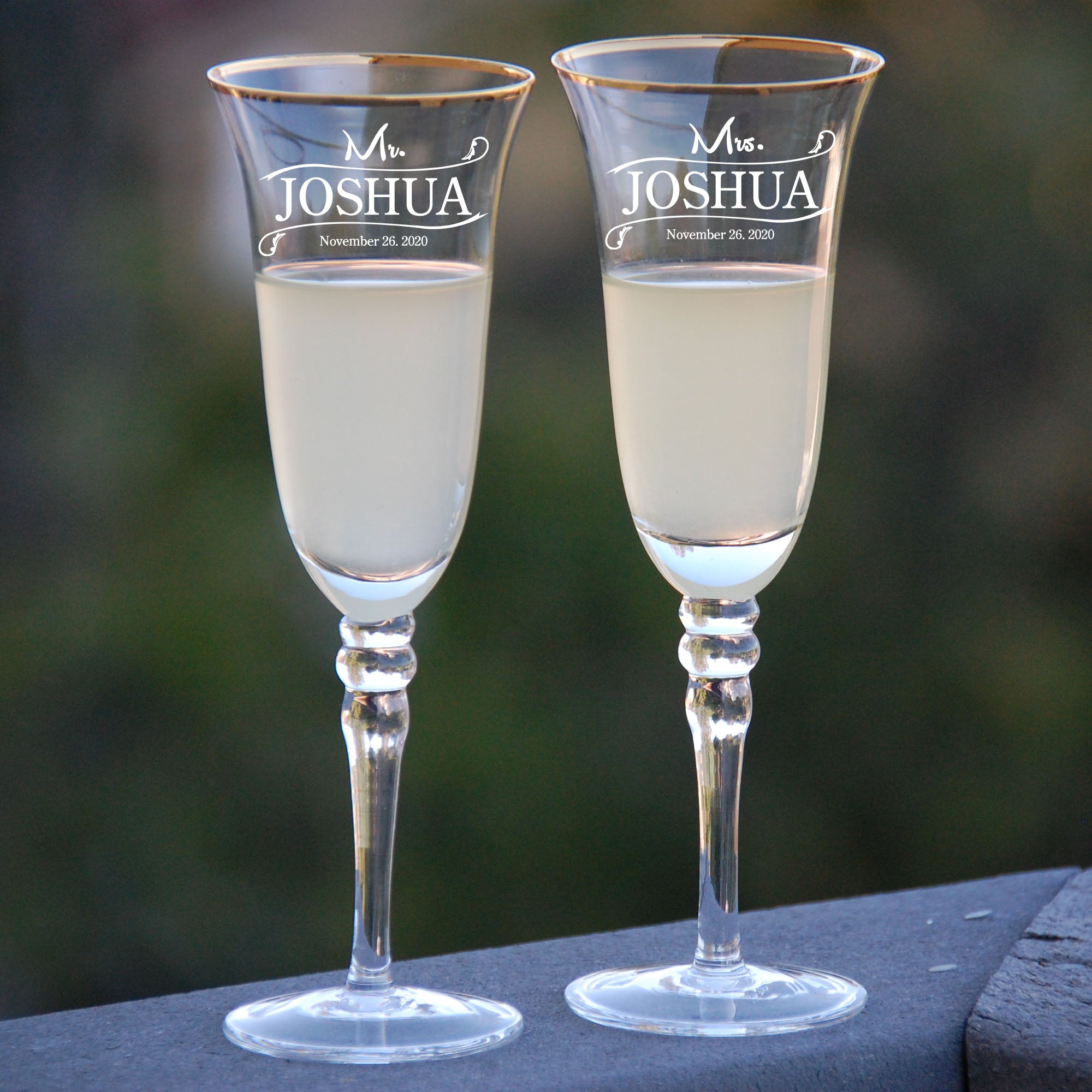 Golden Rimmed Nice Shaped Champagne Glassware, Elegant Pack Of Glasses, Ideal For The Precious Occasion For Men And Women