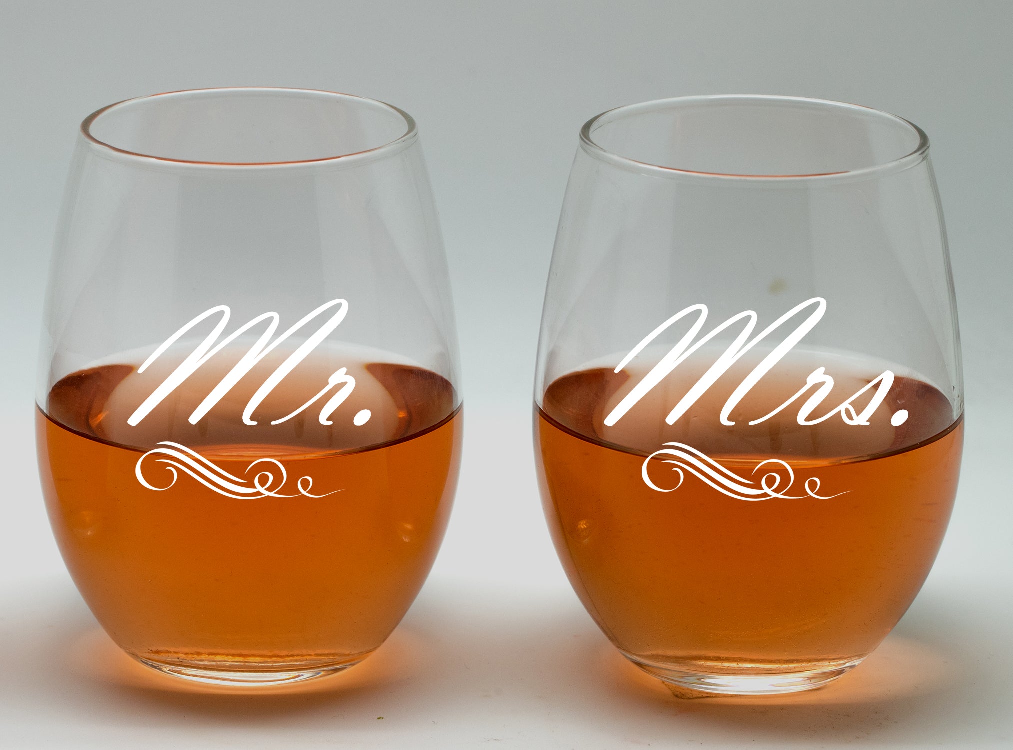 Mr and Mrs wine glasses set,20oz Etched Stemless Wine Glasses for Couples, Perfect Engagement gift,Bridal shower gift, Wedding party, achelorette Party,Anniversary gift