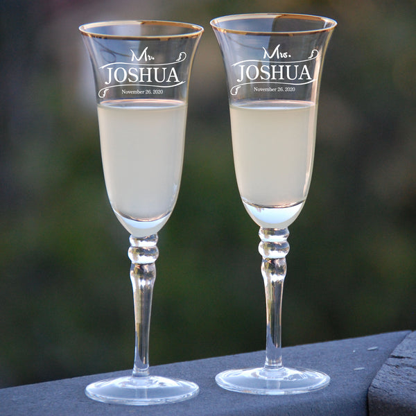Set of 2 Personalized Wedding Champagne Flutes- Wedding Toasting Glasses for Bride and Groom - Engraved Glasses for Wedding