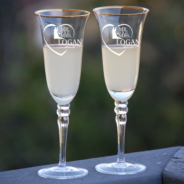Mr and Mrs Wedding Toasting Champagne Flutes, Set of 2, Laser engraved Tosting Flutes Engraved Personalized Glasses for Bride and Groom