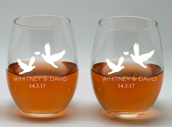 Love Birds Couple wine glasses,20oz Etched Stemless Wine Glasses for Couples, Perfect Engagement gift,Bridal shower gift, Wedding party, achelorette Party